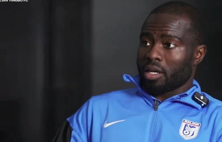  阿奇姆彭：大连球迷热情接机让我很感动，希望用表现回报球迷 新闻 阿奇姆彭：大连球迷热情接机让我很感动，希望用表现回报球迷 新闻