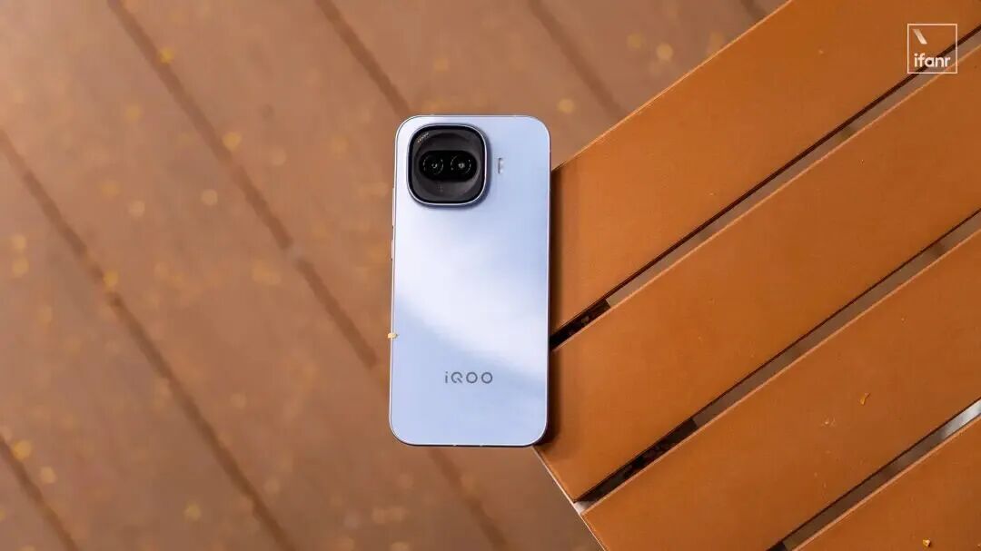 今年所有品牌手机即将大幅涨价,涨1000以上?AI的红利没吃上,钱包先空了 新闻 今年所有品牌手机即将大幅涨价,涨1000以上?AI的红利没吃上,钱包先空了 新闻