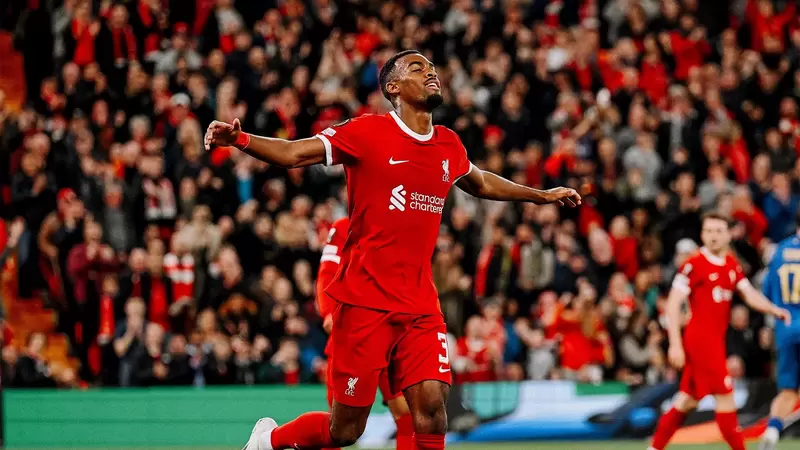 赫拉芬贝赫续约利物浦;从厌防到爱断球;中场新角色带来惊喜转变 体育新闻 赫拉芬贝赫续约利物浦;从厌防到爱断球;中场新角色带来惊喜转变 体育新闻