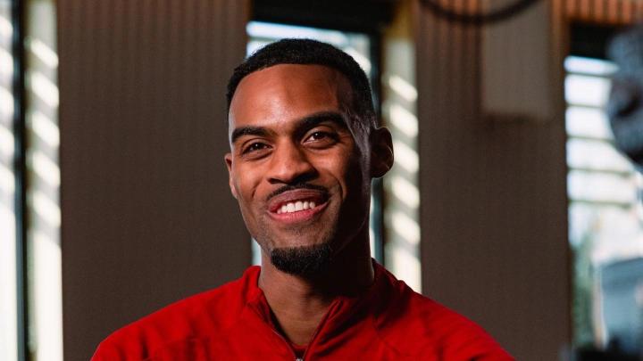 赫拉芬贝赫续约利物浦;从厌防到爱断球;中场新角色带来惊喜转变 体育新闻 赫拉芬贝赫续约利物浦;从厌防到爱断球;中场新角色带来惊喜转变 体育新闻