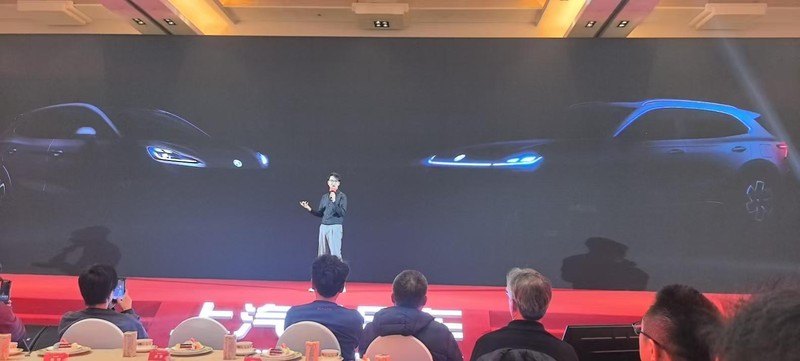  上汽乘用车新车规划重磅发布，MG4X纯电SUV首搭半固态电池；MG07混动轿跑亮相；荣威i6燃油家轿蓄势待发。 汽车科技