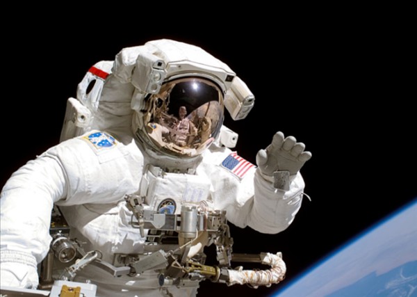  零上55℃酷暑与零下55℃严寒，人类生存策略面临截然不同的难题。 文化旅游