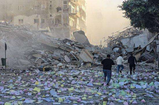 中东硝烟再起;美国坚称行动精准有力;伊朗誓言持久抵抗。 新闻 中东硝烟再起;美国坚称行动精准有力;伊朗誓言持久抵抗。 新闻