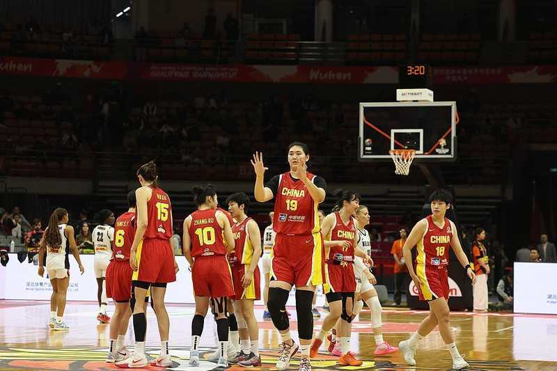 女篮世预赛激战比利时;张子宇强势砍下双双数据;内外线差距明显拉开。 体育新闻 女篮世预赛激战比利时;张子宇强势砍下双双数据;内外线差距明显拉开。 体育新闻