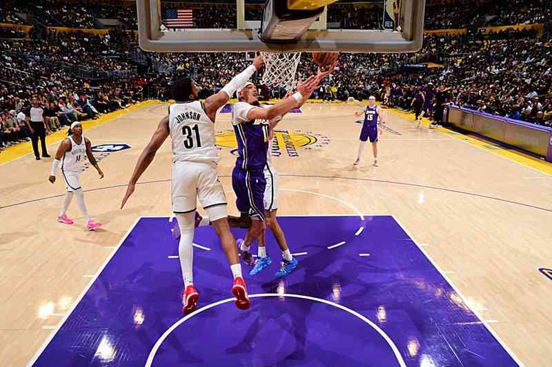 内线防守效能提升:数据模型验证贾克森·海斯的战术价值 IT技术