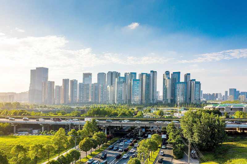 万户安居的哲学逻辑：从空间重塑到生活升维的实践路径