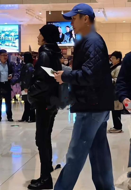  十五年，她为何不肯说那句“我愿意”？柯蓝的答案藏在这三个细节里 情感心理