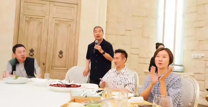  十五年，她为何不肯说那句“我愿意”？柯蓝的答案藏在这三个细节里 情感心理