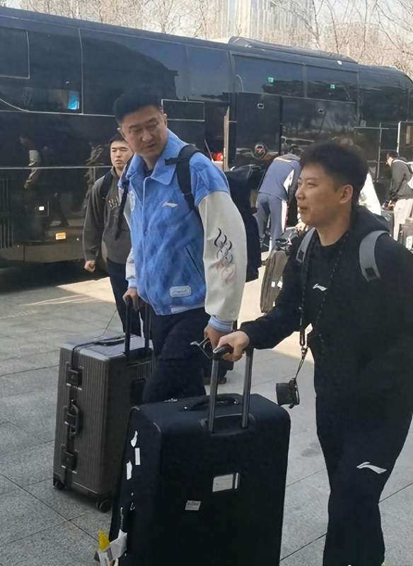 当冠军之师陷入泥潭：广东队球迷的心声与期盼
