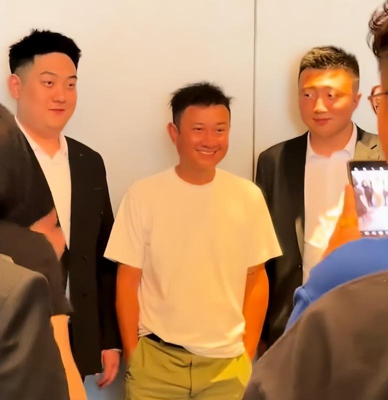  从顶流到面馆：一位演员的职业崩塌与转型警示录 娱乐新闻